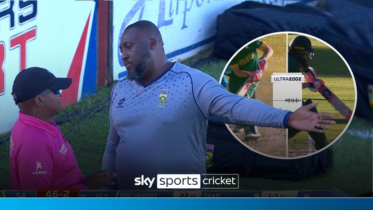 South Africa lost to wickets but could not review after the ball-tracking system went down in the first ODI against England