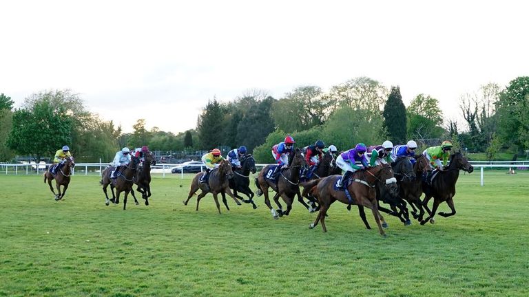 Jumps racing returns to Windsor