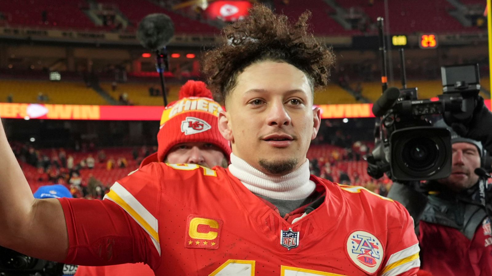 Houston Texans 14-23 Kansas City Chiefs: Patrick Mahomes and Travis Kelce link up to keep Super Bowl three-peat dream alive