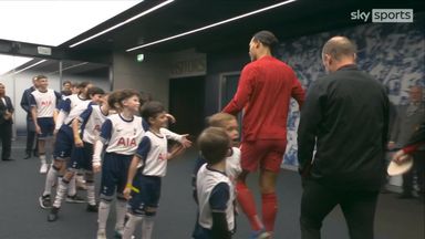 'We have no defenders!' | Spurs mascots send hilarious message to Van Dijk!