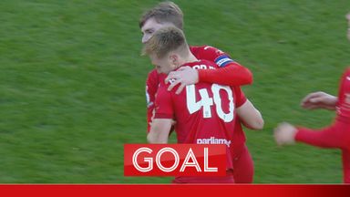 Keillor-Dunn's stunning strike gives Barnsley the lead over Wrexham!