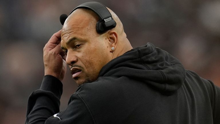 Las Vegas Raiders head coach Antonio Pierce (Associated Press)