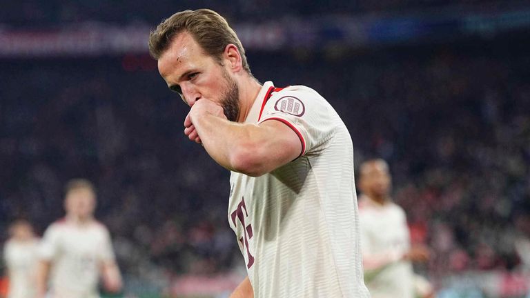 Harry Kane merayakan setelah mencetak gol kedua Bayern Munich melawan Slovan Bratislava