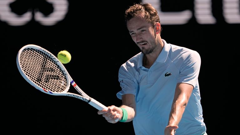 Russia's Daniil Medvedev, Australia, Australia, Tuesday, January 14, 2025 returns to Kasidit Samrej in the open tennis championship in Australia, Australia, Australia, Australia. (AP Photo / Ng Han Guan)