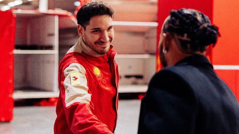 Hari pertama Lewis Hamilton di Ferrari (Kredit: @Scuderia Ferrari)