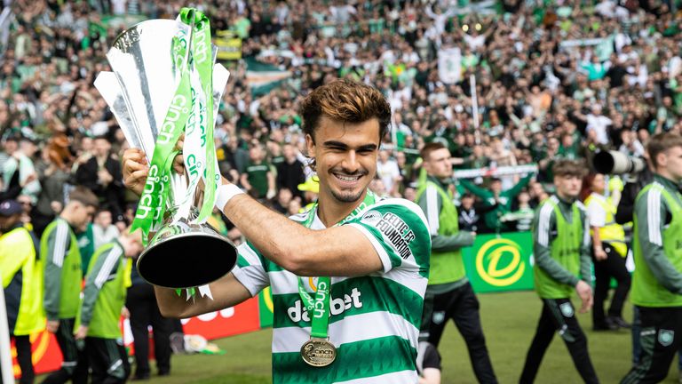 Jota memenangkan lima trofi selama bermain di Celtic, termasuk dua gelar liga