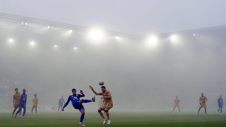 De mist bleef gedurende het spel hangen