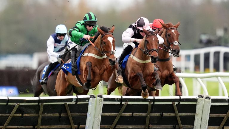 Navajo Indy (green) on the way to winning at Newbury