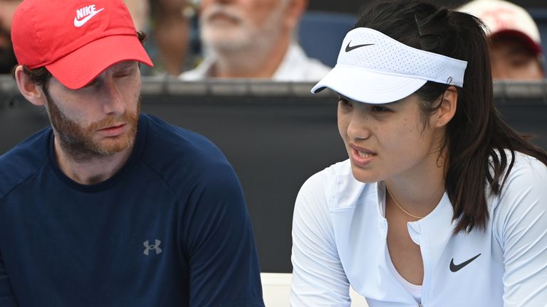 Nick Cavaday não será mais o técnico de Emma Raducanu