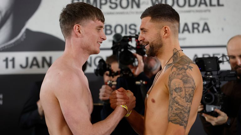 BEN SHALOM BOXXER TRUE GRIT.PIC LAWRENCE LUSTIG/BOXXER.(FOTO GRATIS UNTUK PENGGUNAAN EDITORIAL SAJA).THE CUTLERS HALL, SHEFFIELD, 01/10/2025.WEIGH IN.SAM HICKEY V LEWIS HOWELLS