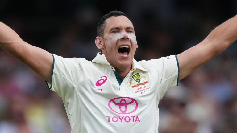 Australia's Scott Boland appeals unsuccessfully for the wicket of India's Shubman Gill during play on the first day of the fifth cricket test between India and Australia at the Sydney Cricket Ground, in Sydney, Australia, Friday, Jan. 3, 2025. (AP Photo/Mark Baker)