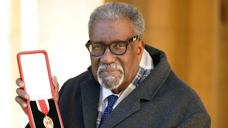 Mantan pemain kriket Hindia Barat Sir Clive Lloyd (Associated Press)