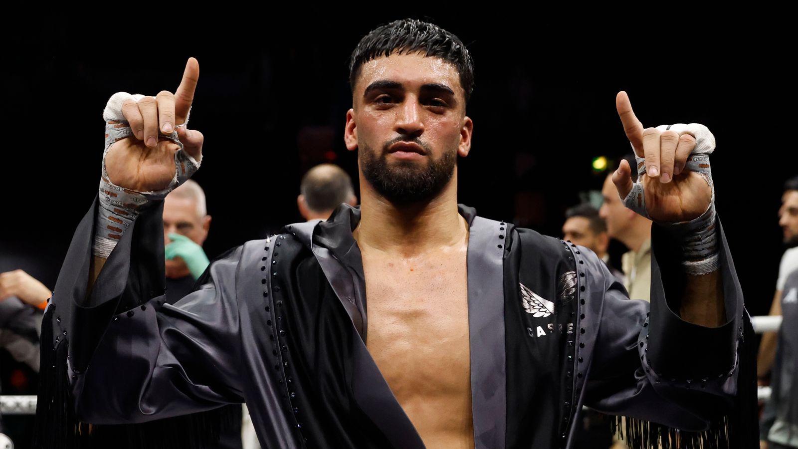 https://e0.365dm.com/25/02/1600x900/skysports-adam-azim-sergey-lipinets_6817211.jpg?20250202012259