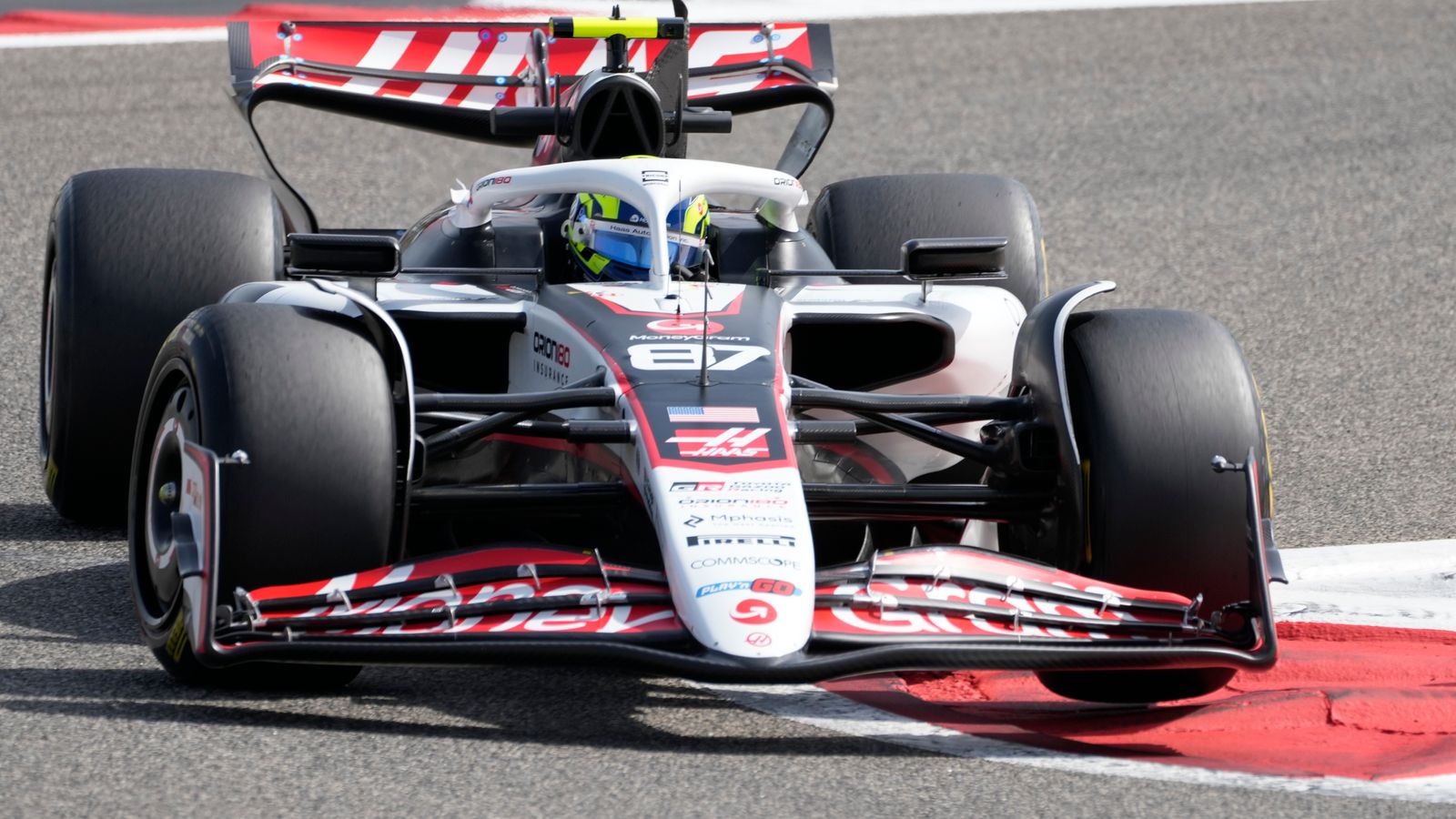 F1 Testing LIVE: Updates, results, stream, highlights as Lewis Hamilton makes Ferrari debut in Bahrain – Sky Sports   Sky Sports