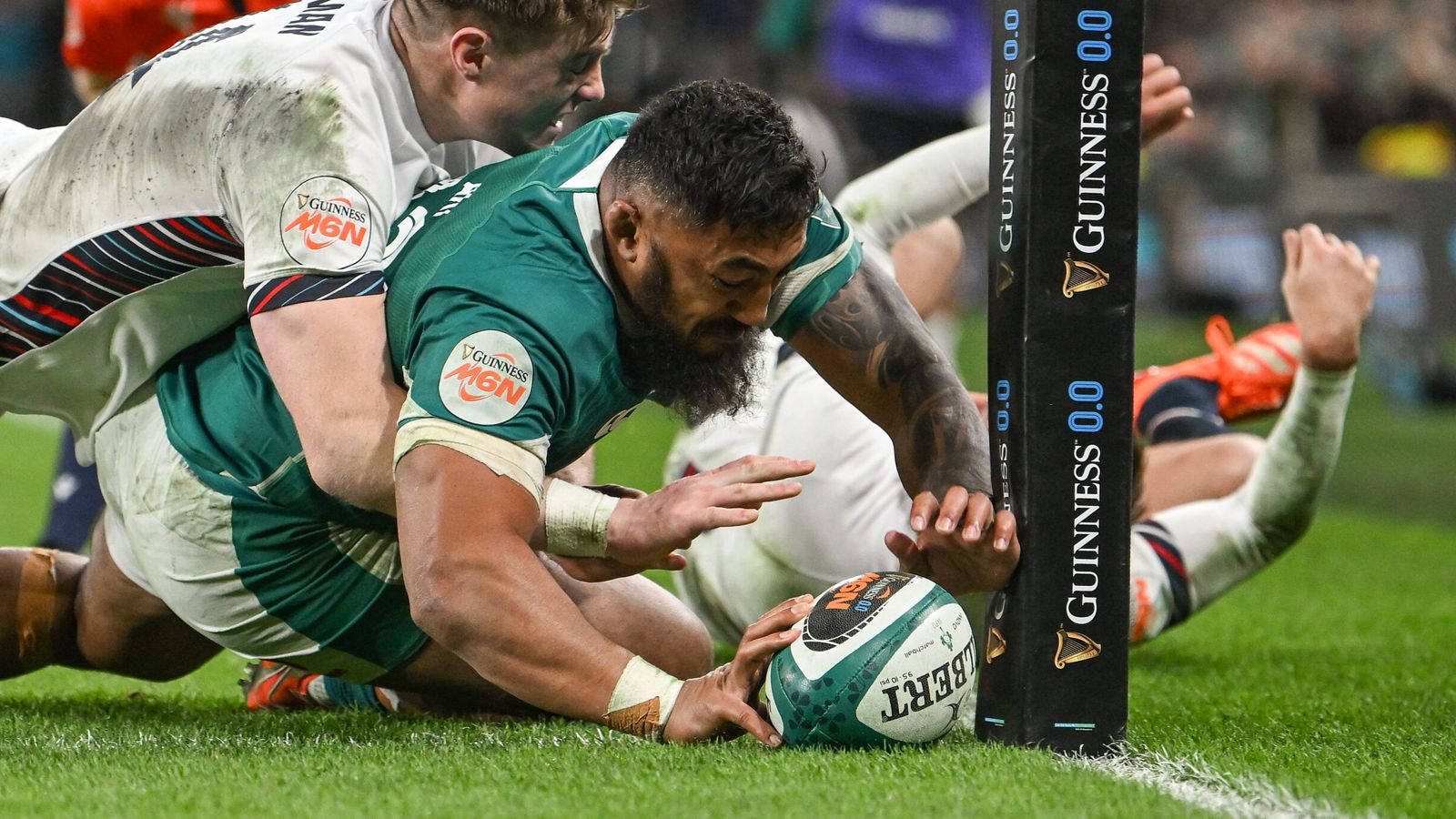 https://e0.365dm.com/25/02/1600x900/skysports-bundee-aki-ireland_6816878.jpg?20250201182948