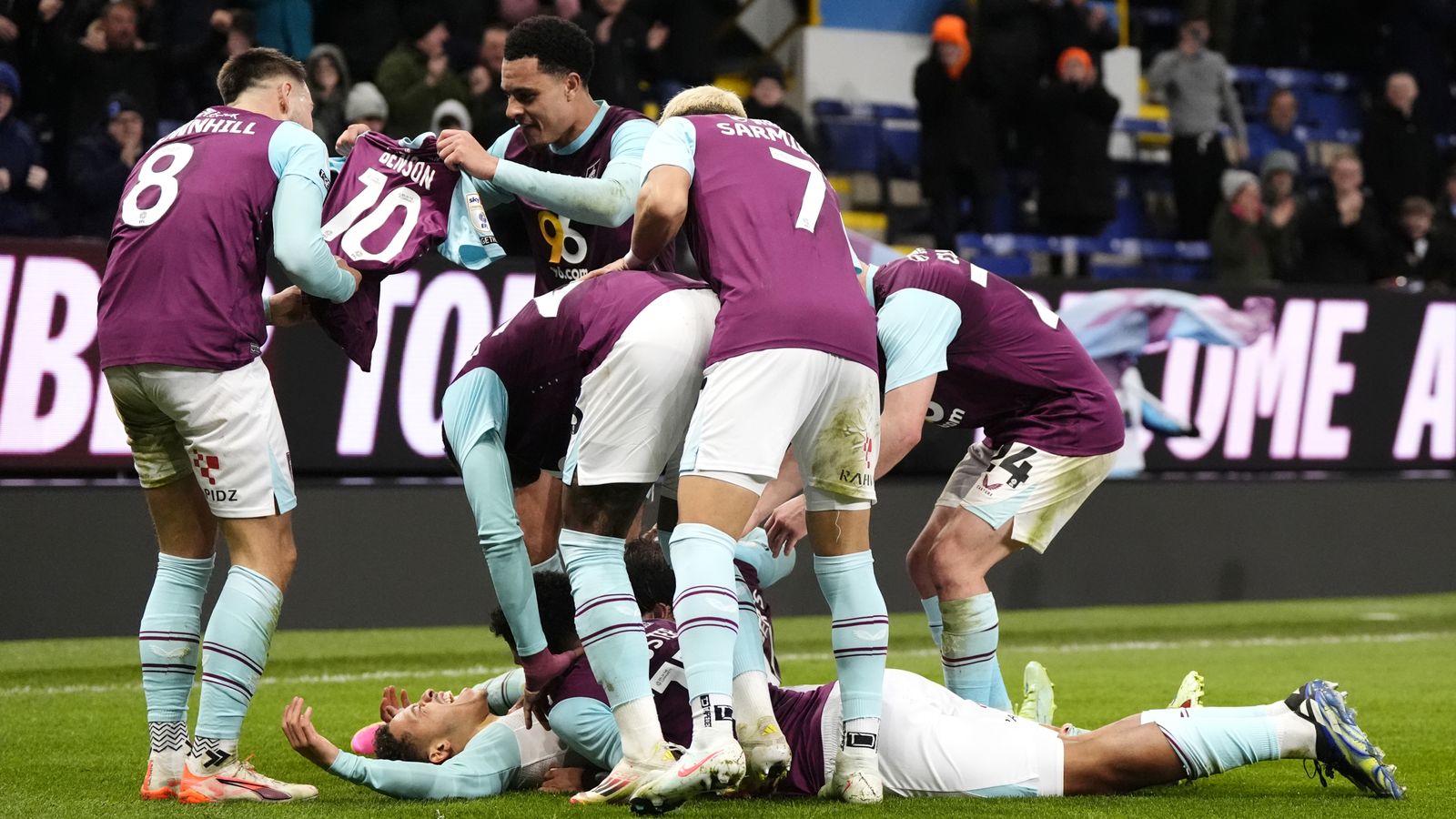 Burnley vs Sheffield Wednesday LIVE! Championship match updates, news ...
