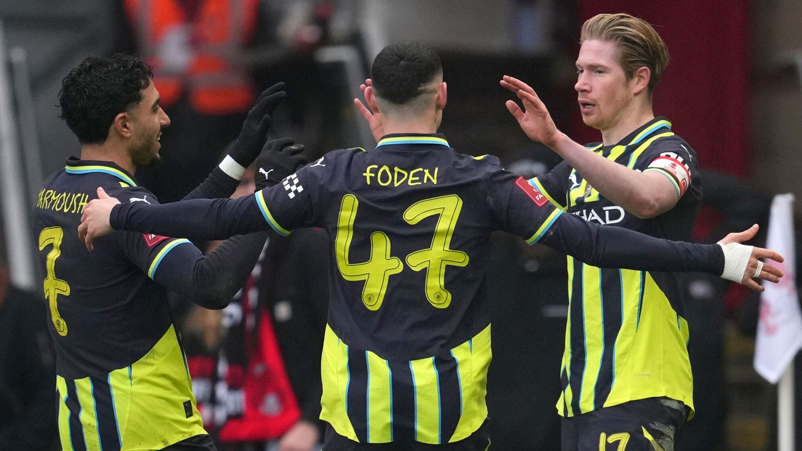 Man City survive incredible Orient opener to advance in FA Cup