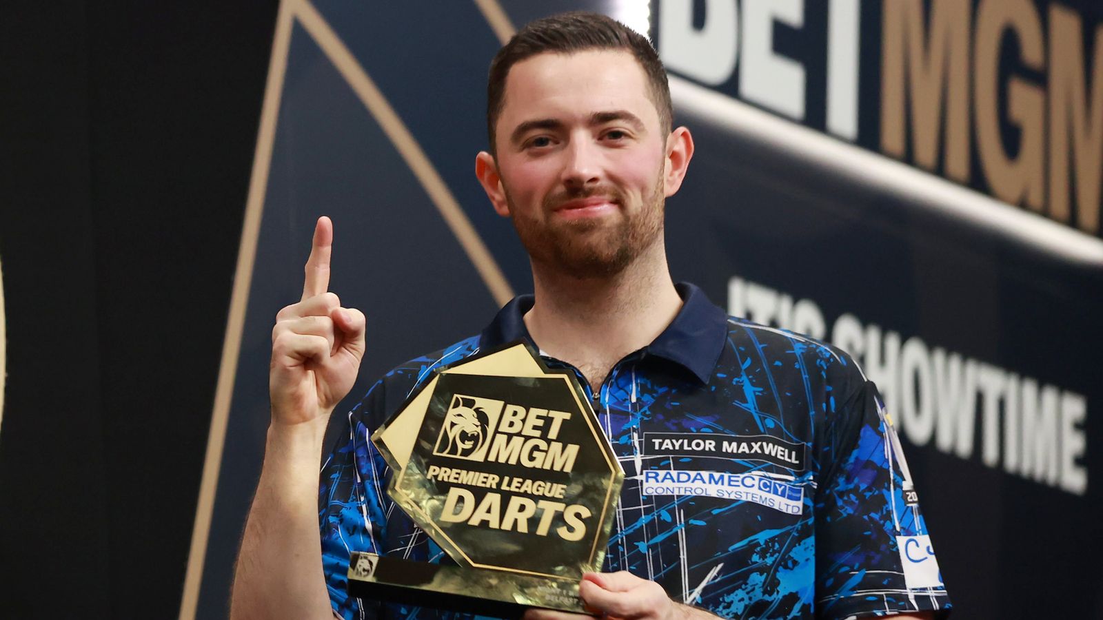 Premier League Darts 2025 Luke Humphries breezes to openingnight win