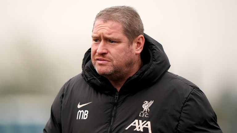 Liverpool telah berpisah dengan Matt Beard