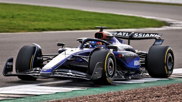 Carlos Sainz drives the Williams FW47 at Silverstone