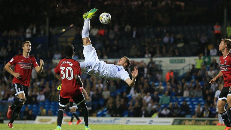 Skor Chris Wood untuk Leeds pada tahun 2016