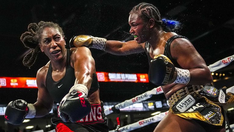 Claressa Shields (right) beat Danielle Perkins (left) to become undisputed heavyweight world champion