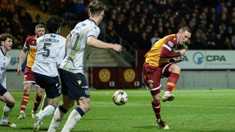 Dan Casey scores to put Motherwell 2-1 up