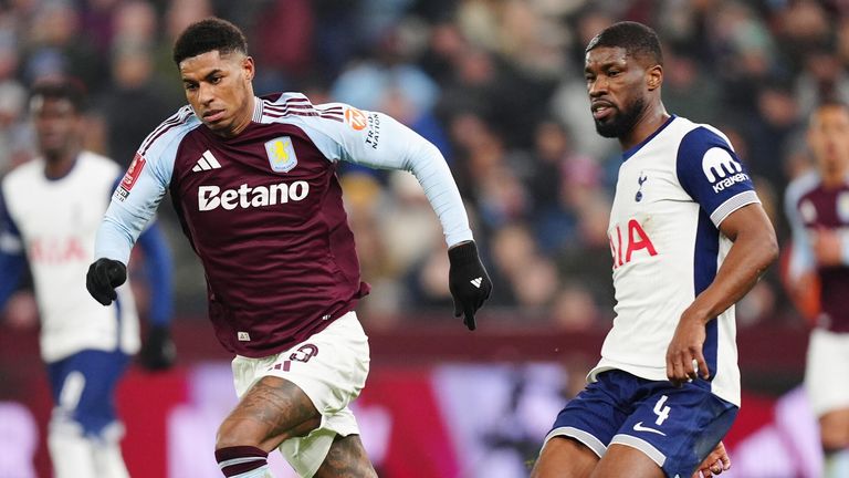 Marcus Rashford chases a Kevin Dando pass