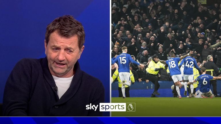 Tim Sherwood reacts as Everton equalise against Liverpool in the 98th minute thanks to James Tarkowski before the teams get into a melee after the final whistle.