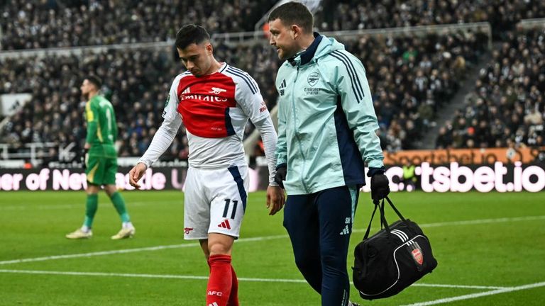 Gabriel Martinelli limps off after injuring his hamstring against Newcastle