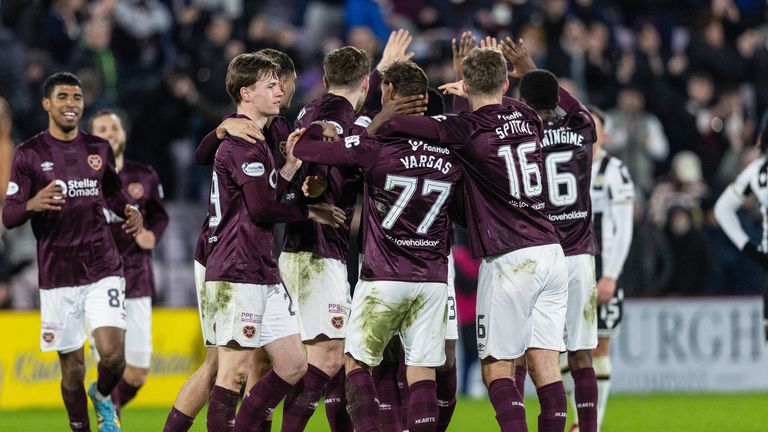 Hearts' Kenneth Vargas celebrates with the Hearts squad during the win against St Mirren