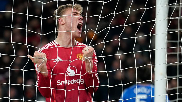 Manchester United's Rasmus Hojlund reacts during the English FA Cup fourth round soccer match between Manchester United and Leicester City at the Old Trafford stadium in Manchester, England, Friday, Feb. 7, 2025. (AP Photo/Dave Thompson)