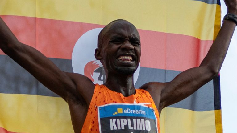 Race winner Jacob Kiplimo breaks the world record at the eDreams Mitja Marat.. de Barcelona, February 16, 2025, in Barcelona, Catalonia (Spain). This edition has broken a record number of registrations, with up to 30,000 runners signed up. This race, along with the classic 42-kilometer Marathon, has become one of the most important sporting events in the city. FEBRUARY 16;2025 Lorena Sop..na / Europa Press 02/16/2025 (Europa Press via AP) 