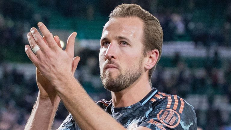 GLASGOW, SCOTLAND - FEBRUARY 12: Bayern Munich's Harry Kane at full time during the UEFA Champions League 2024/25 League Knockout Play-off first leg match between Celtic and FC Bayern Munich at Celtic Park, on February 12, 2025, in Glasgow, Scotland.  (Photo by Alan Harvey / SNS Group)