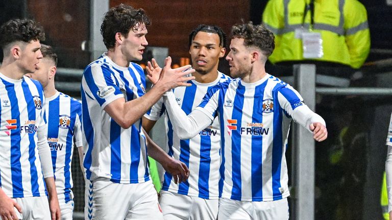 Marley Watkins dari Kilmarnock merayakan pemenangnya