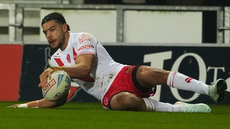 Picture by Olly Hassell/SWpix.com - 15/02/2025 - Rugby League - Betfred Super League Round 1 - St Helens v Salford Red Devils - The Totally Wicked Stadium, St Helens, England - Lewis Murphy of St Helens scoring a try