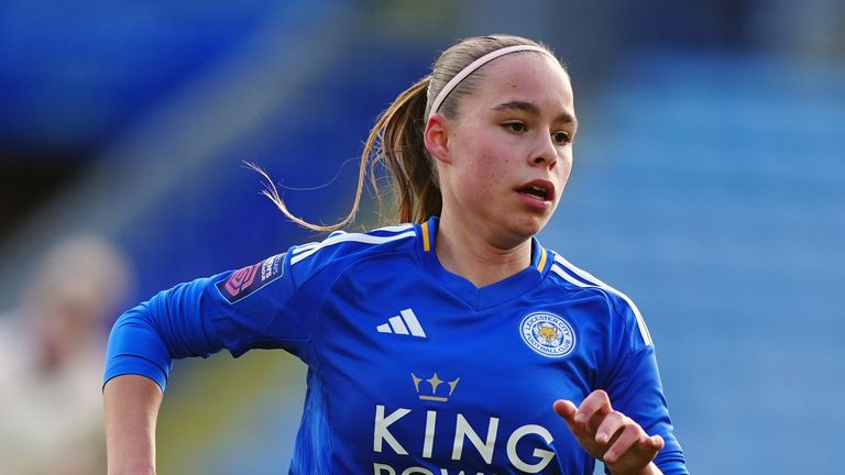 Leicester City's Nelly Las during the Barclays Women's Super League match at the King Power Stadium, Leicester. Picture date: Saturday December 14, 2024.