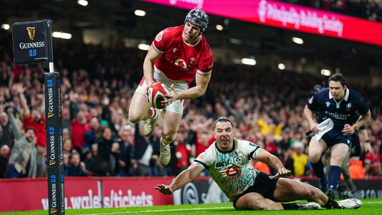 Wing Tom Rogers flew through the air to score in the corner at the start of the second half 