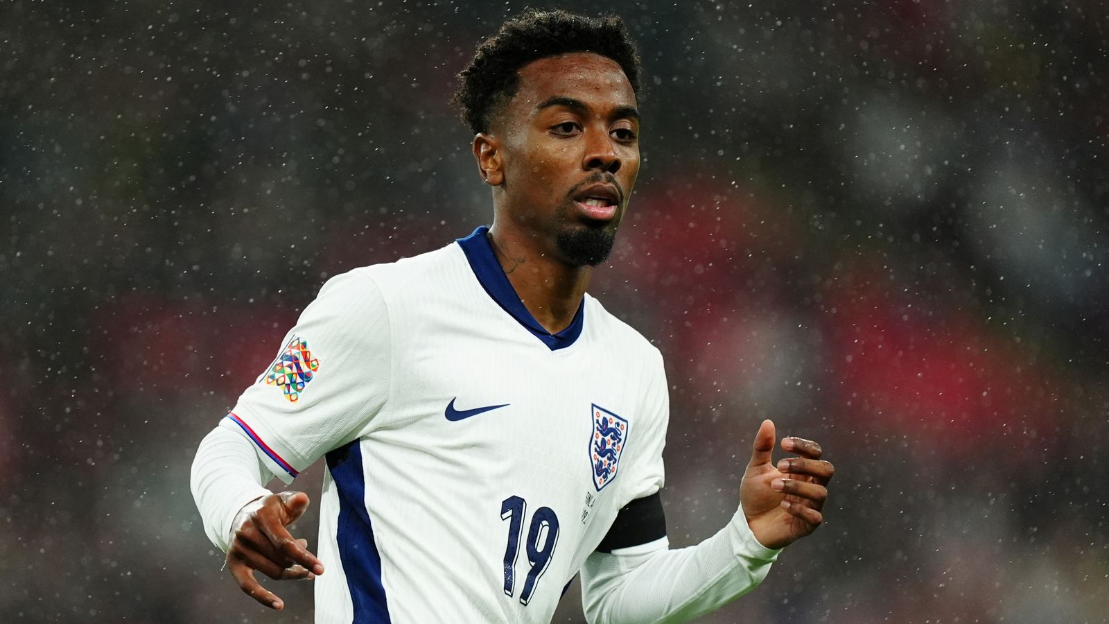Transfer Centre LIVE! Football transfers, news, updates and rumours