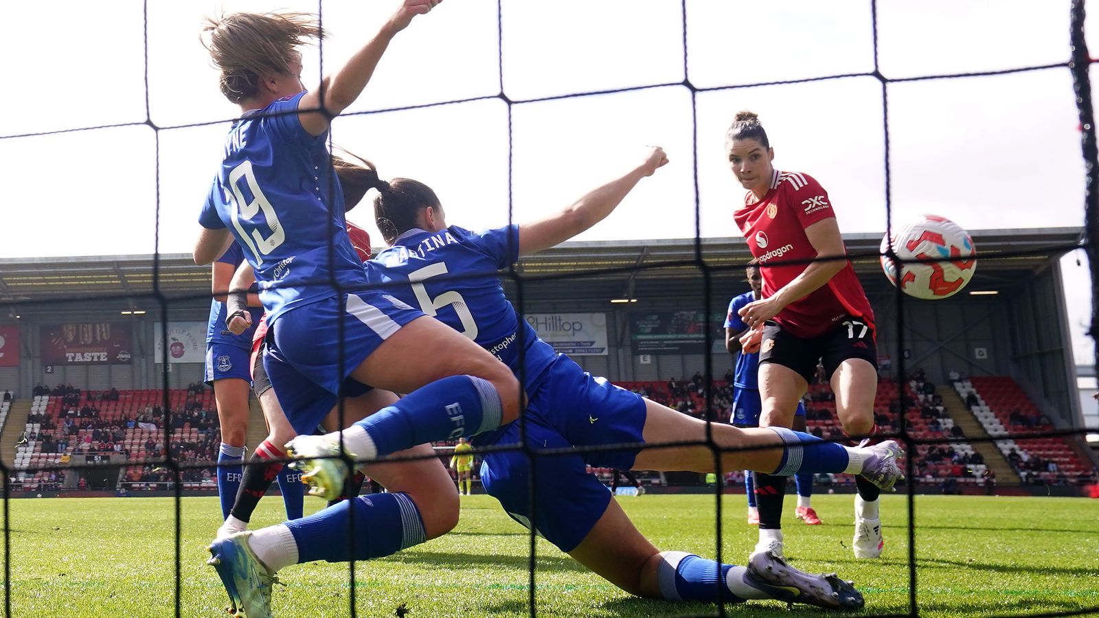 Arsenal Secures Dominant Victory Over Crystal Palace