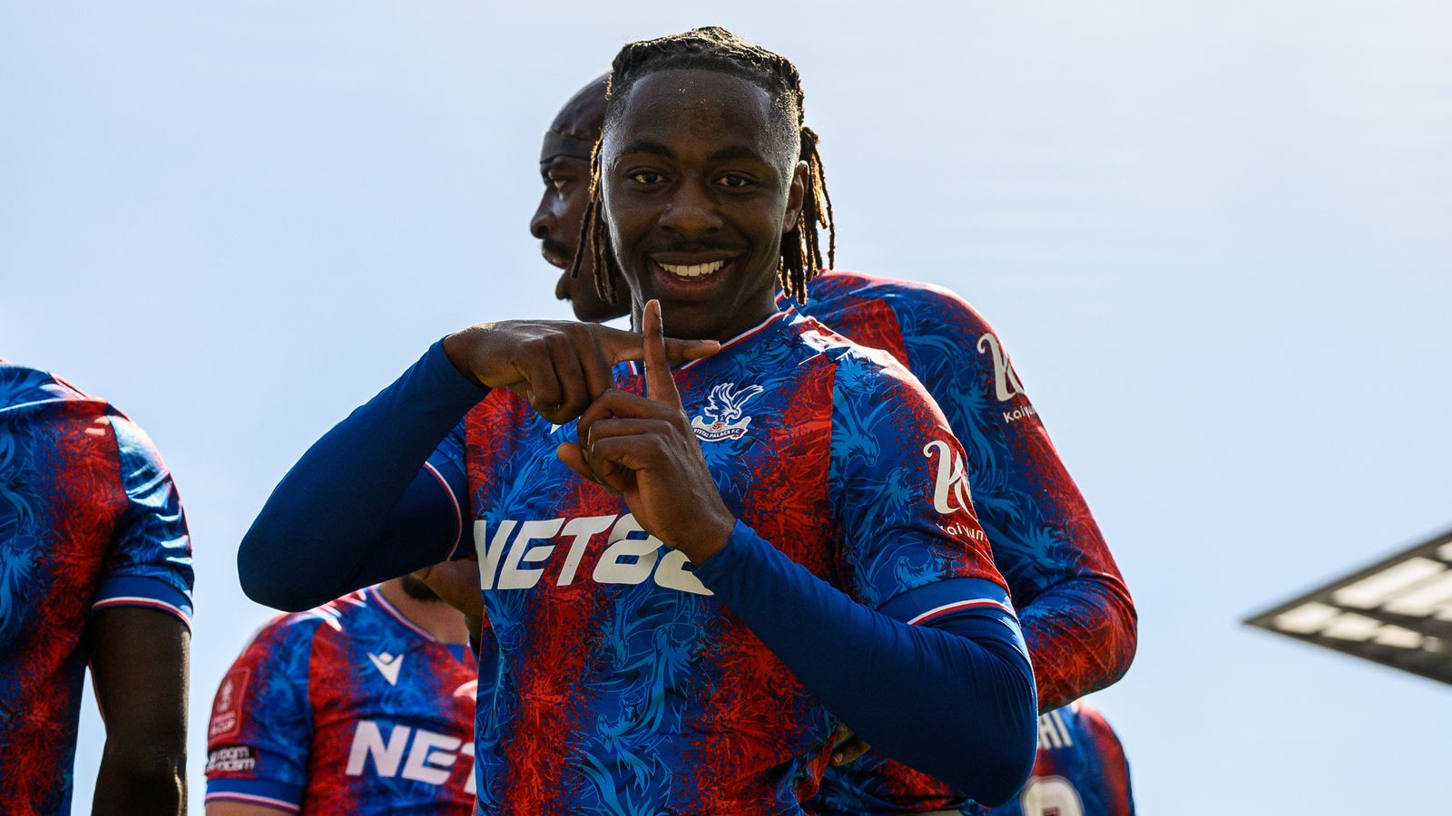 https://e0.365dm.com/25/03/1600x900/skysports-eberechi-eze-crystal-palace_6870231.jpg?20250329140741