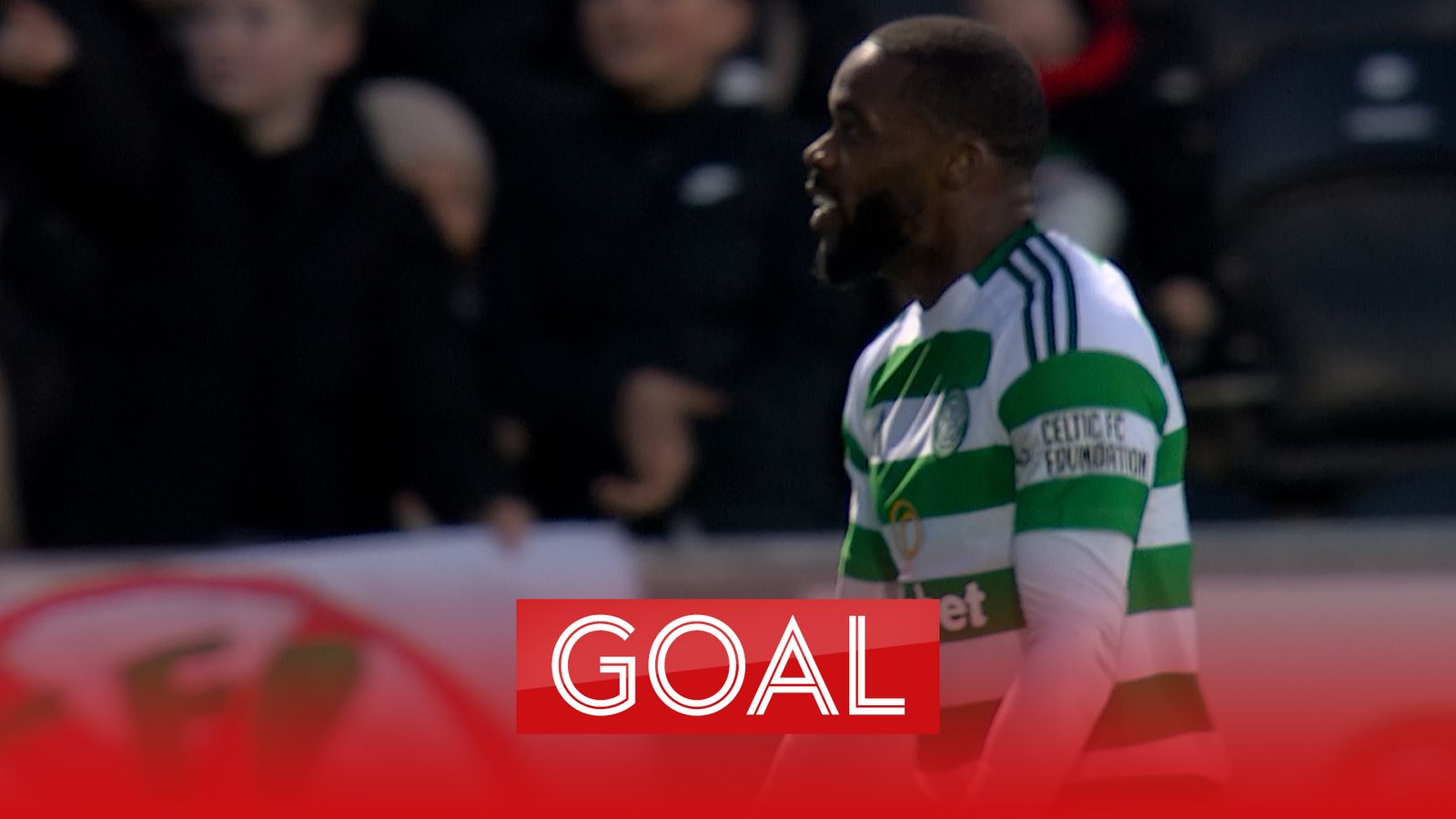 Schlupp's first Celtic goal gives them the lead against St Mirren!