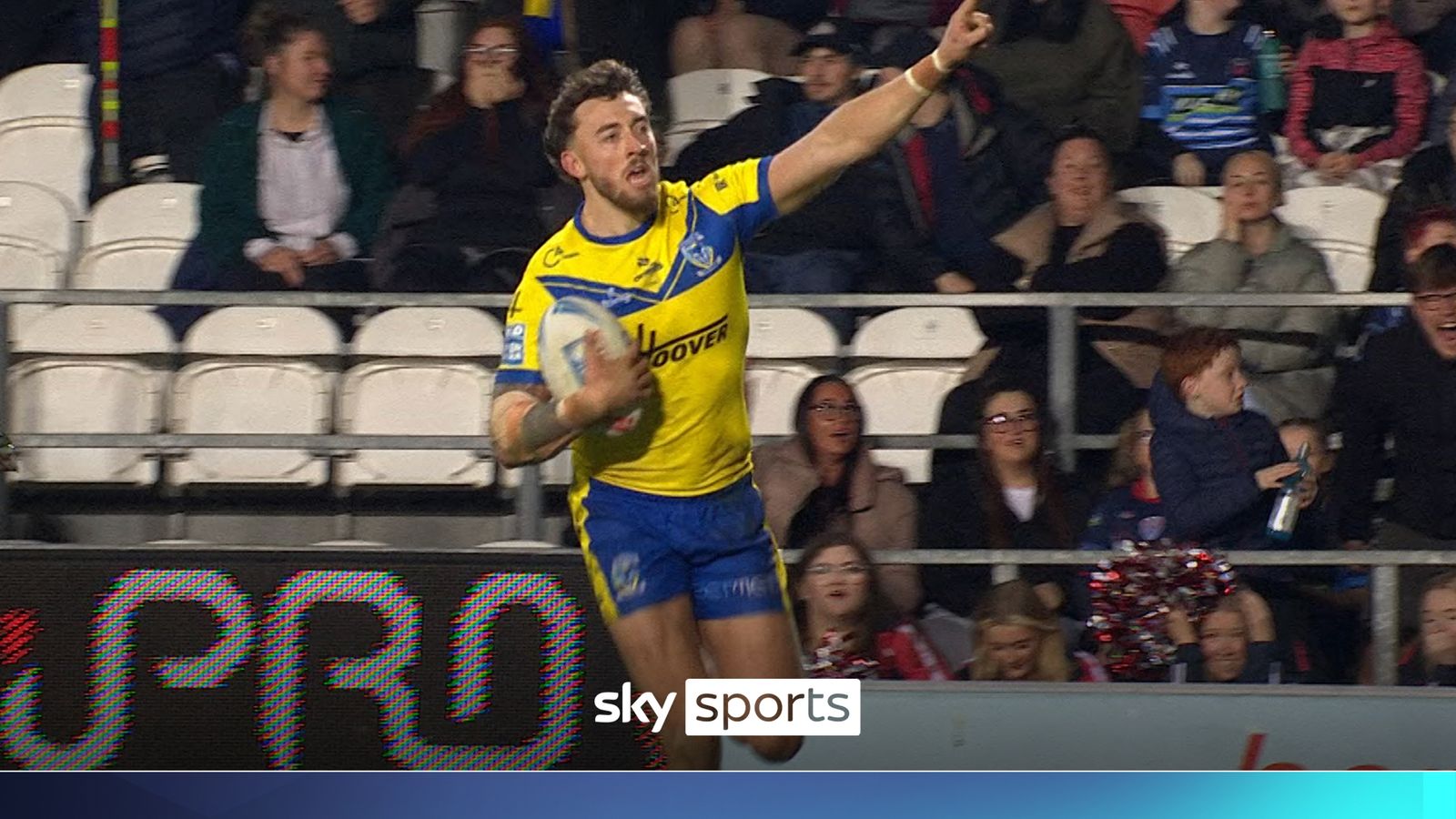 Catch him if you can! Ashton puts on the AFTERBURNERS for Warrington try! Catch him if you can! Ashton puts on the AFTERBURNERS for Warrington try!