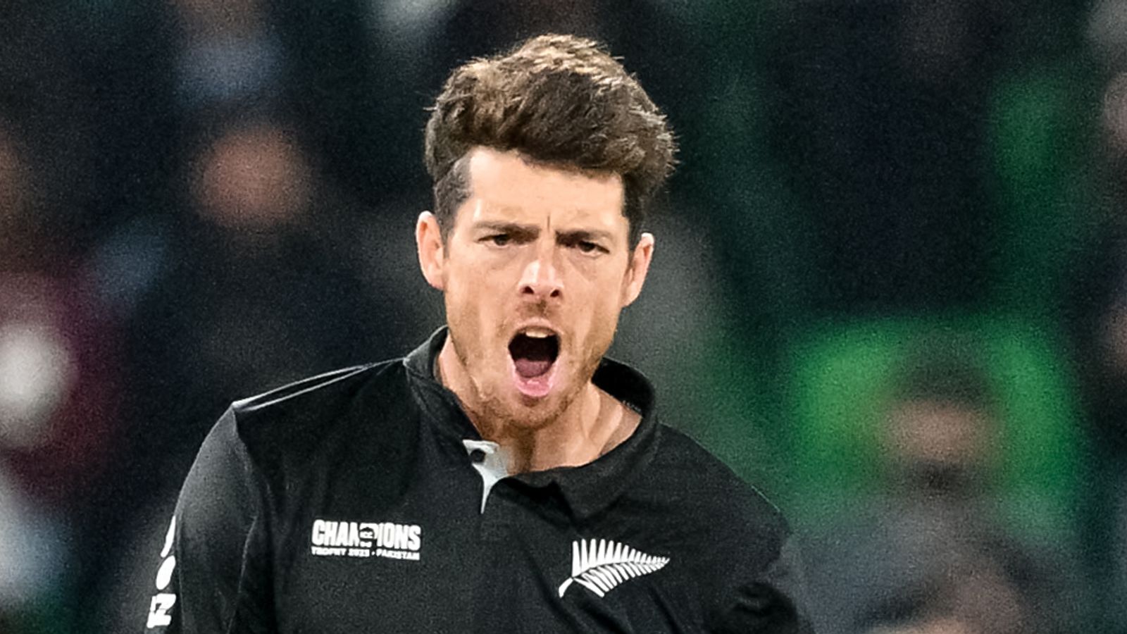 https://e0.365dm.com/25/03/1600x900/skysports-mitchell-santner_6847230.jpg?20250305162416