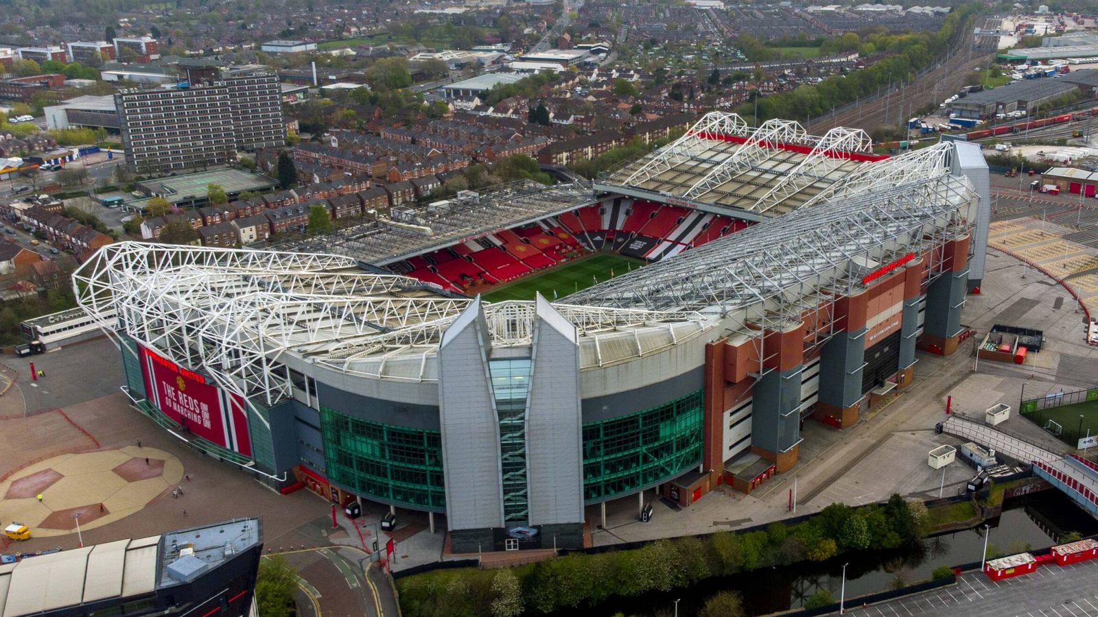 Manchester United finances 2024/25: Premier League club achieves record revenues but still makes £33m loss