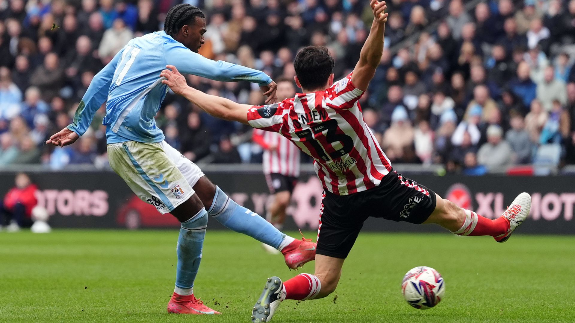 Wright hits treble as Coventry ease past Sunderland