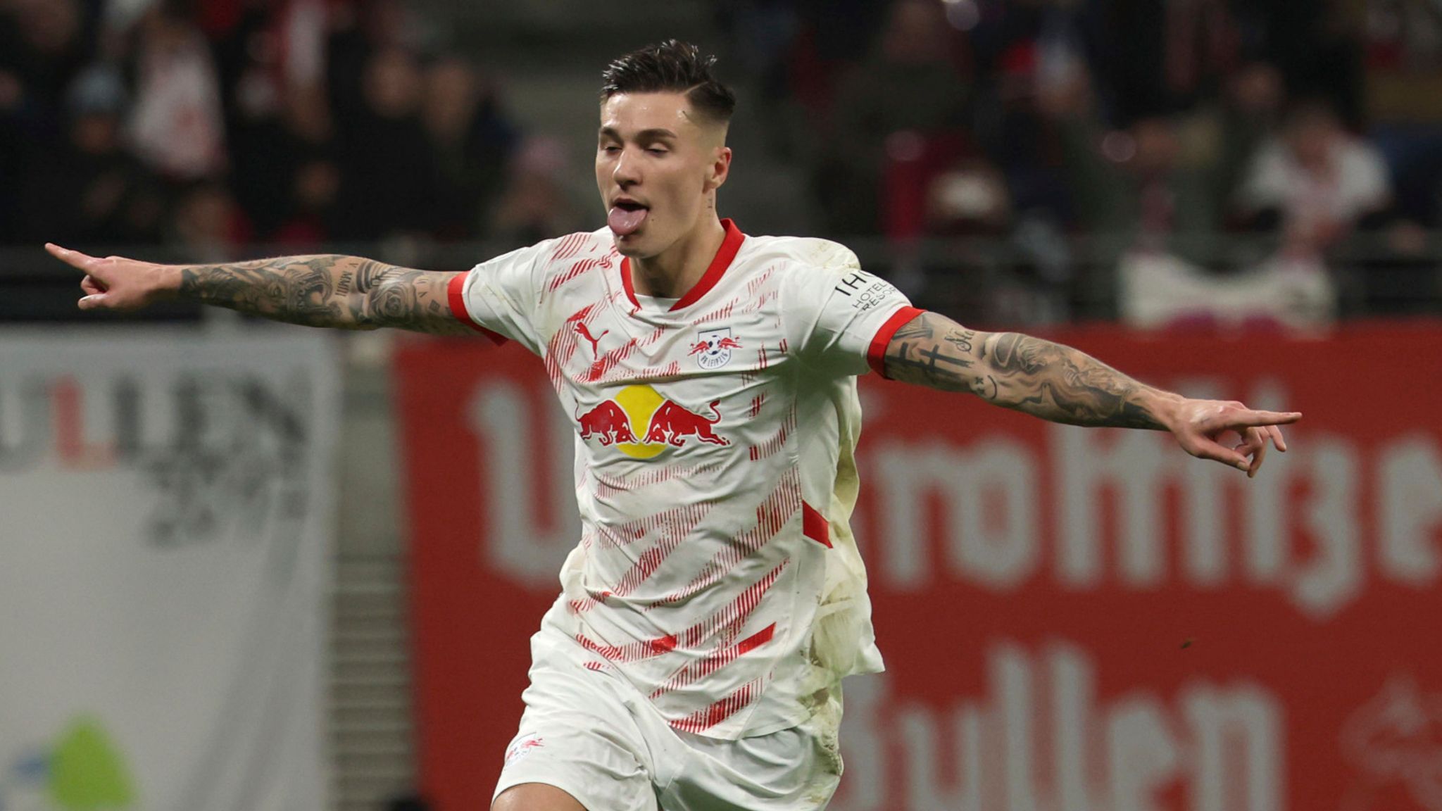 Benjamin Sesko Transfer: RB Leipzig Striker يجذب اهتمام الدوري الإنجليزي الممتاز كما كشفت شرط الإصدار | أخبار كرة القدم | Sky Sports