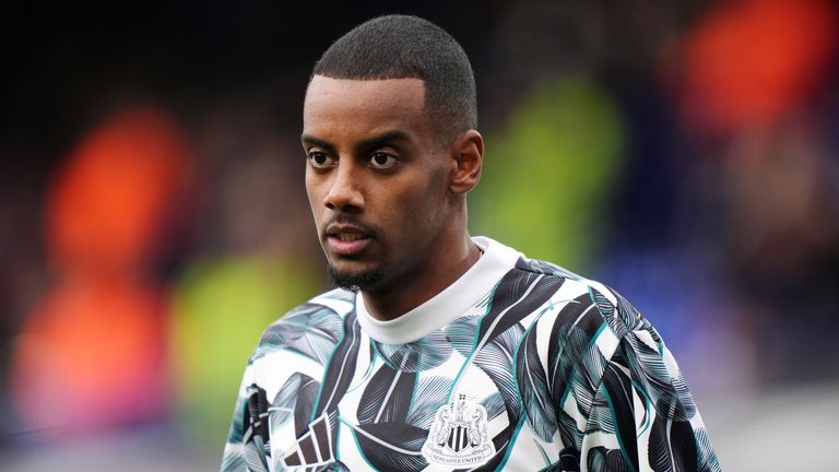 Newcastle United's Alexander Isak warming up before the Premier League match at Portman Road, Ipswich. Picture date: Saturday December 21, 2024.
