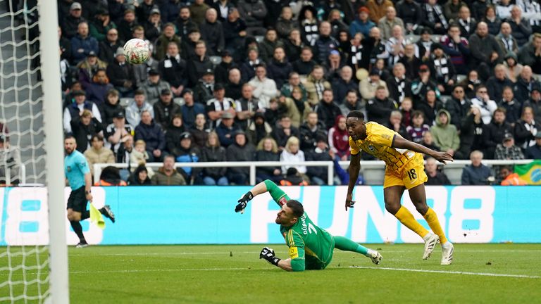 Danny Welbeck scores Brighton's extra-time winner