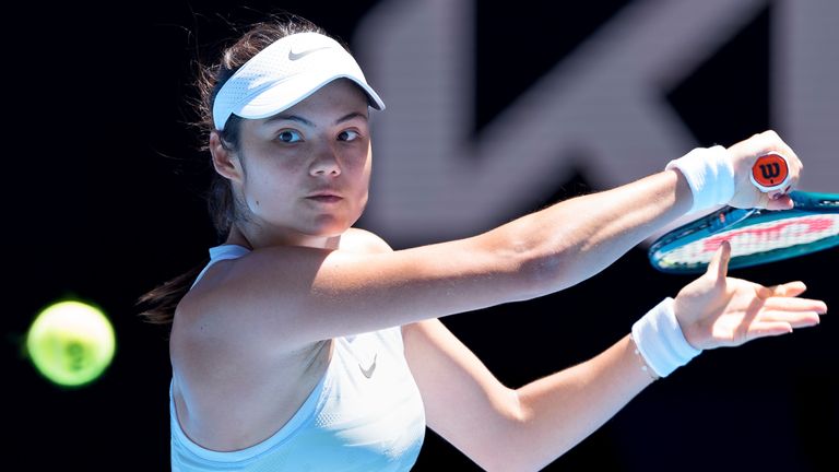 January 18, 2025: Emma Radocano from Great Britain to work against Ija Soyetic from Poland in Rudd Lavir in an individual men's match in the third match on the seventh day of the Australian Championship in Melbourne, Australia. Sydney Low/Cal Sport Media (Credit Image: .. Sydney Low/Cal Sport Media) (Cal Sport Media via AP photos)